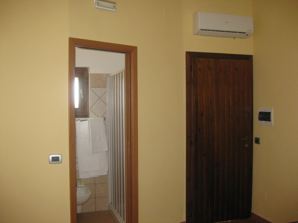 Agritursmo Montesalerno Villa Diamante Cameră foto